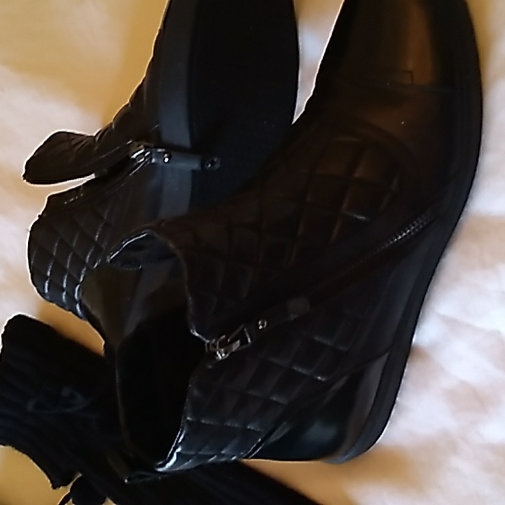 Carlo Pazolini booties size 10